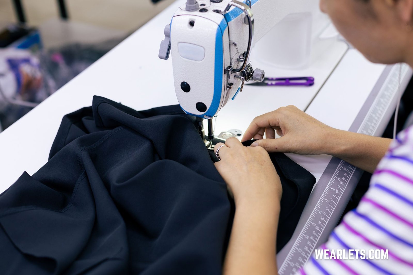 Custom pullover hoodie manufactured by Wearlets for USA and European brands