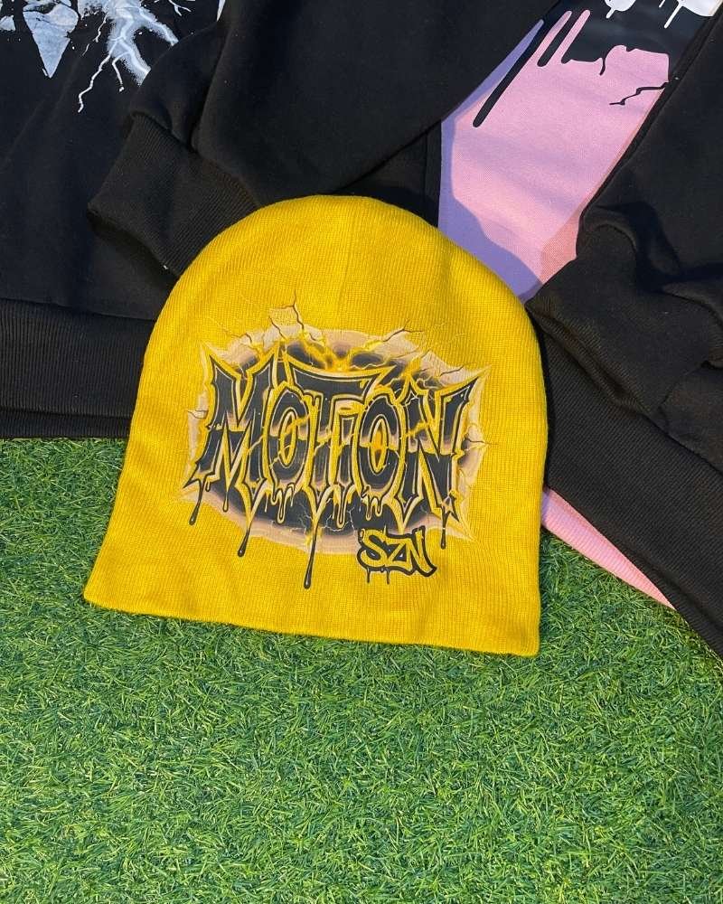Knitted custom beanie with embroidered fold label