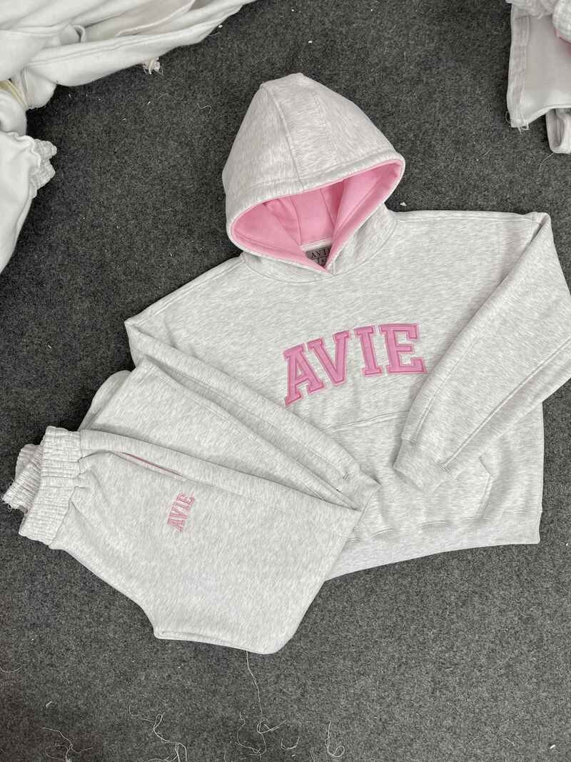 Private label Pink streetwear tracksuit manufactured by Wearlets