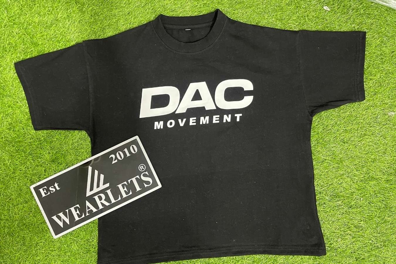 Heavyweight custom t-shirt in combed cotton for retail brands
